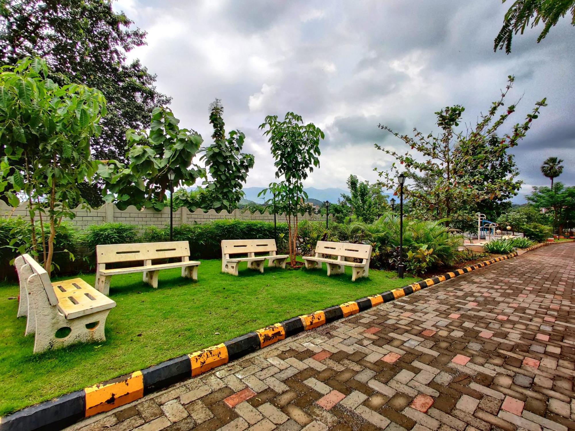 Pushpam Sanskruti Resort Karjat - A Pure Veg Resort Dhamni 외부 사진