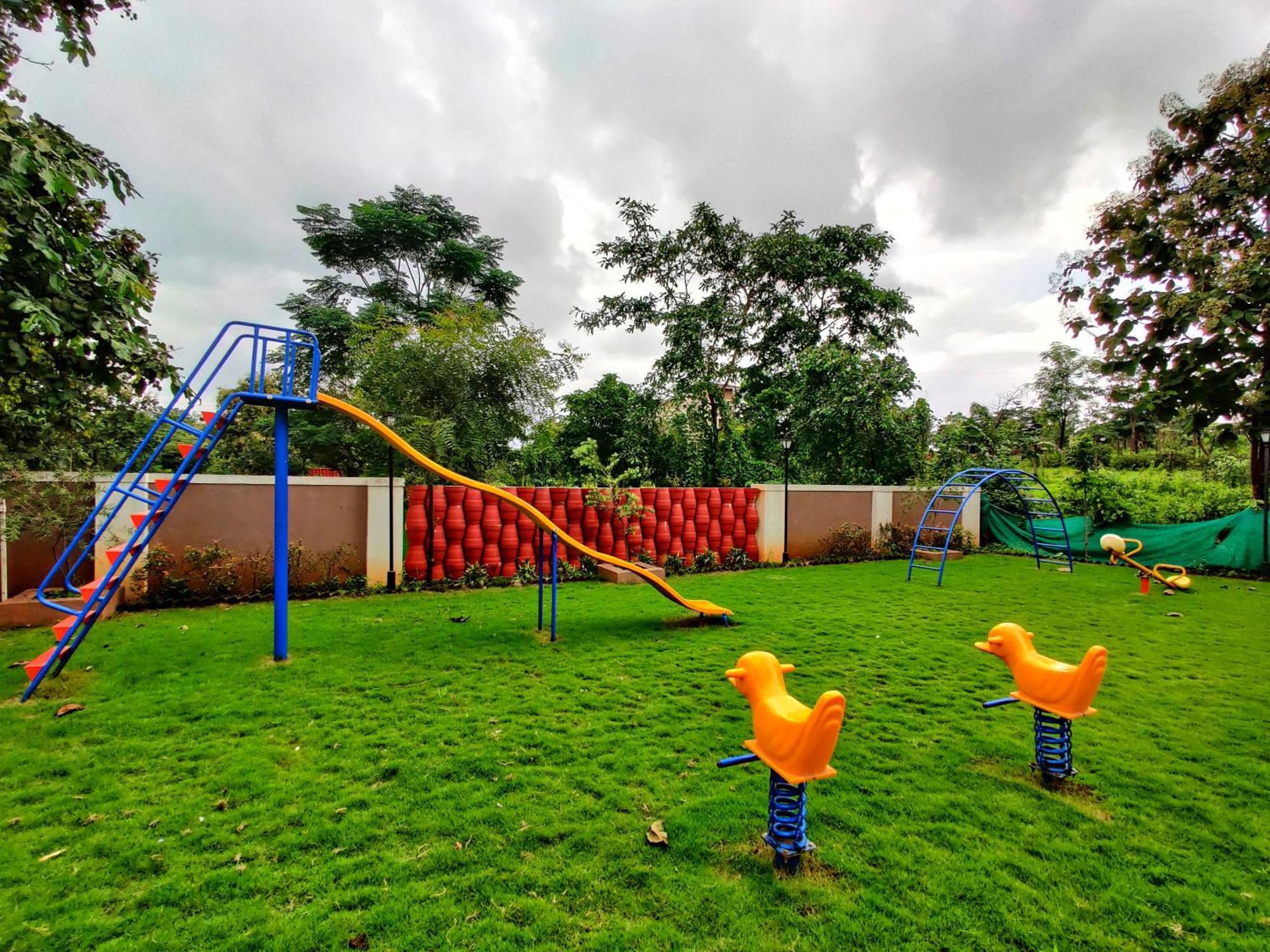 Pushpam Sanskruti Resort Karjat - A Pure Veg Resort Dhamni 외부 사진