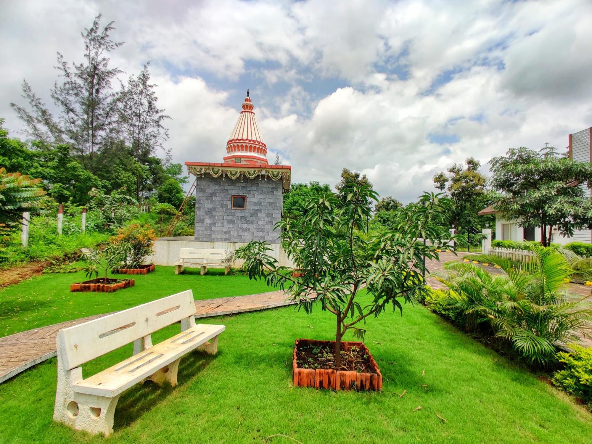 Pushpam Sanskruti Resort Karjat - A Pure Veg Resort Dhamni 외부 사진