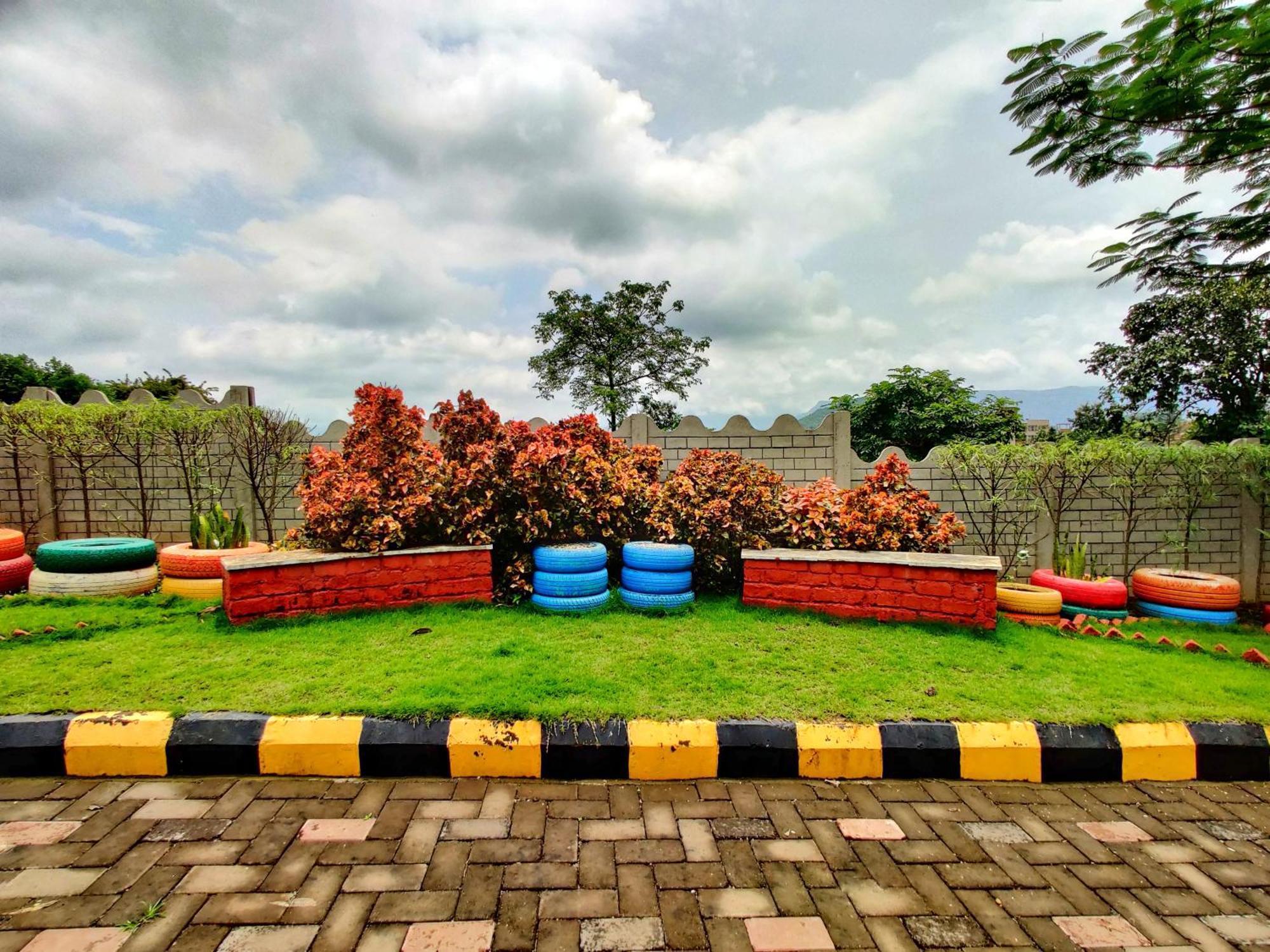 Pushpam Sanskruti Resort Karjat - A Pure Veg Resort Dhamni 외부 사진