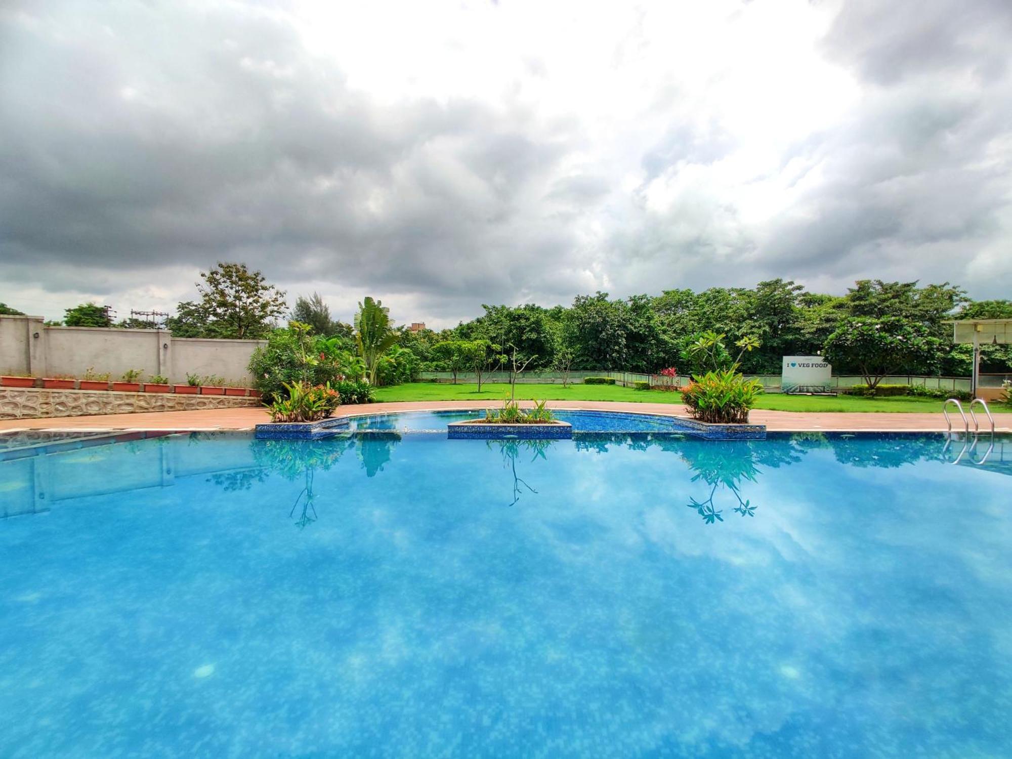 Pushpam Sanskruti Resort Karjat - A Pure Veg Resort Dhamni 외부 사진